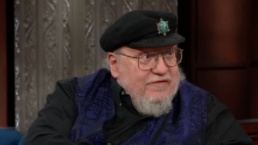 George R. R. Martin reclama de adaptações de livros em séries e filmes