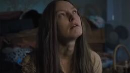 Alicia Witt em cena de Longlegs - Foto: Saturn Films / Neon