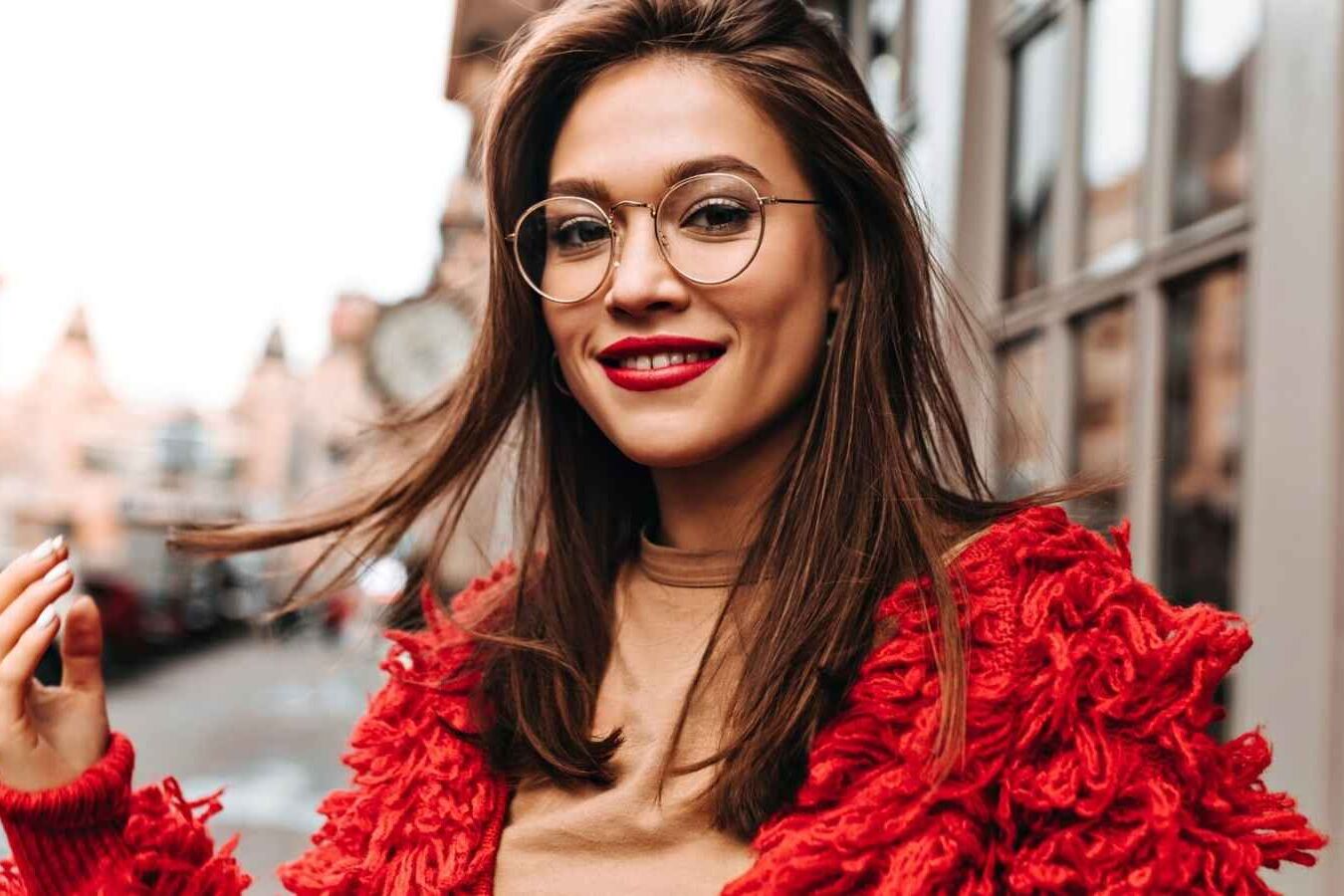 Óculos e Autoestima: O Poder de uma Boa Armação