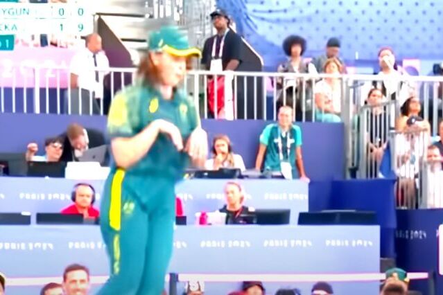 Atleta olímpica viral de breakdance reclama de assédio virtual