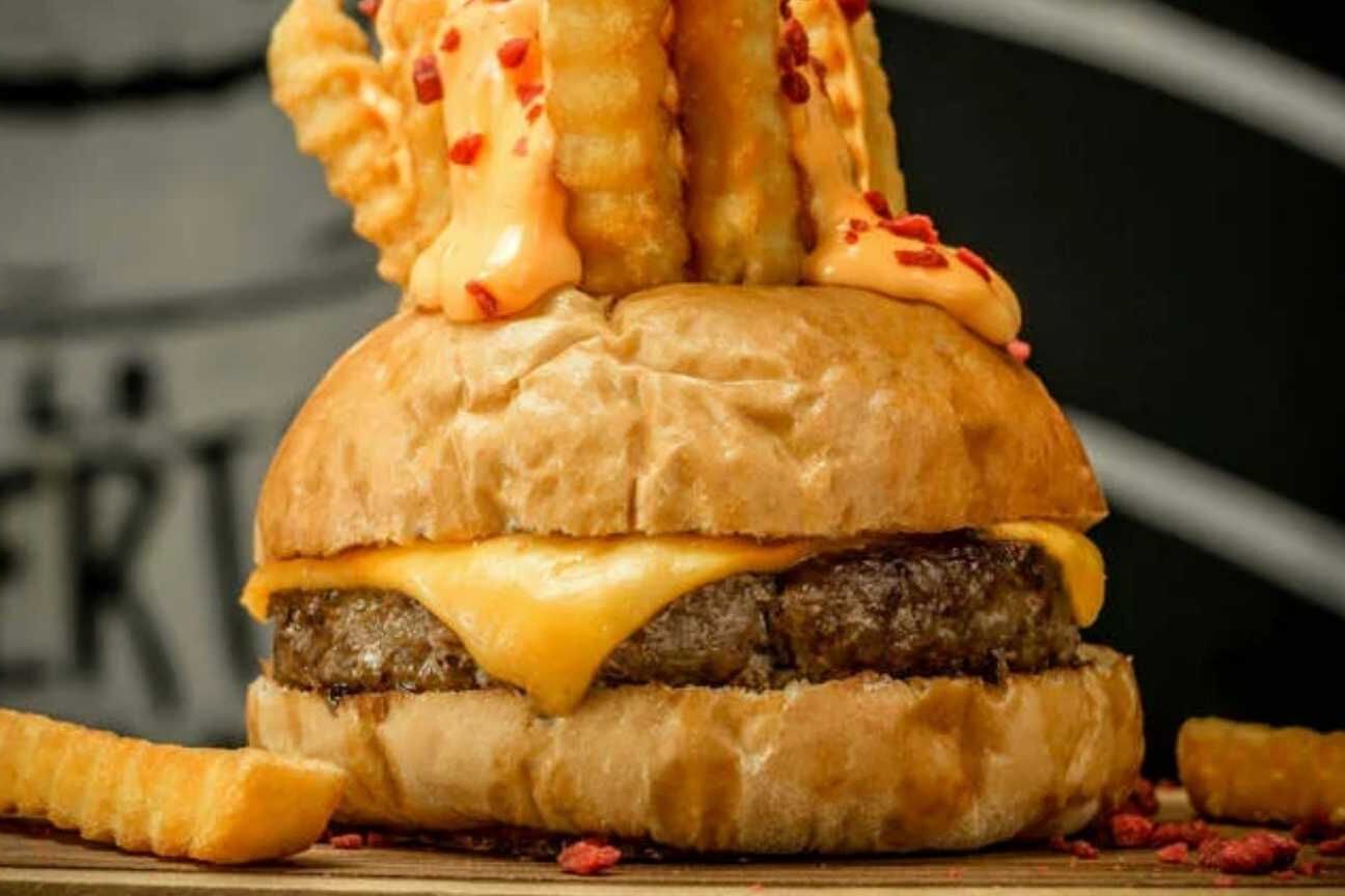 Menino de 12 anos perde a visão por causa de dieta de junk food