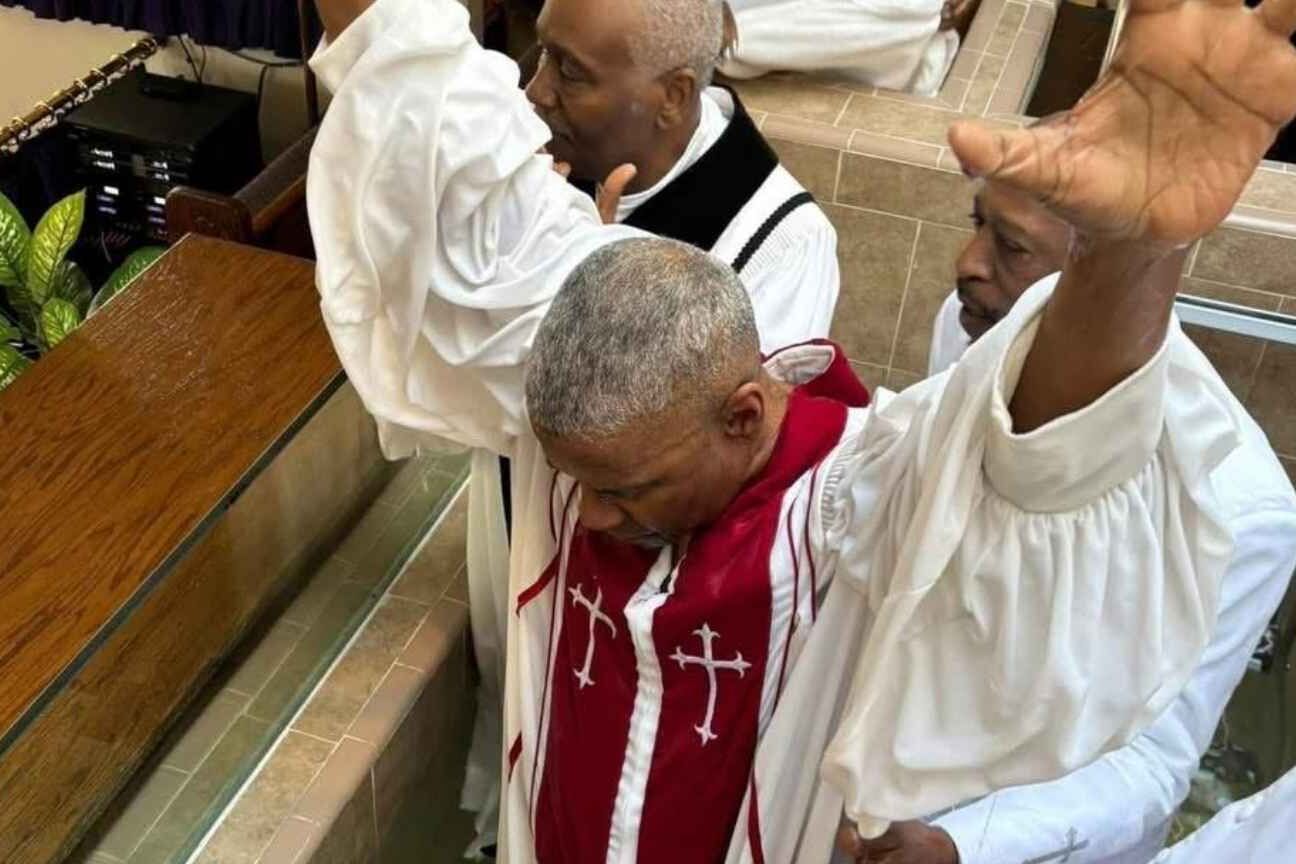 Denzel Washington surpreende ao revelar batismo e compromisso com a fé
