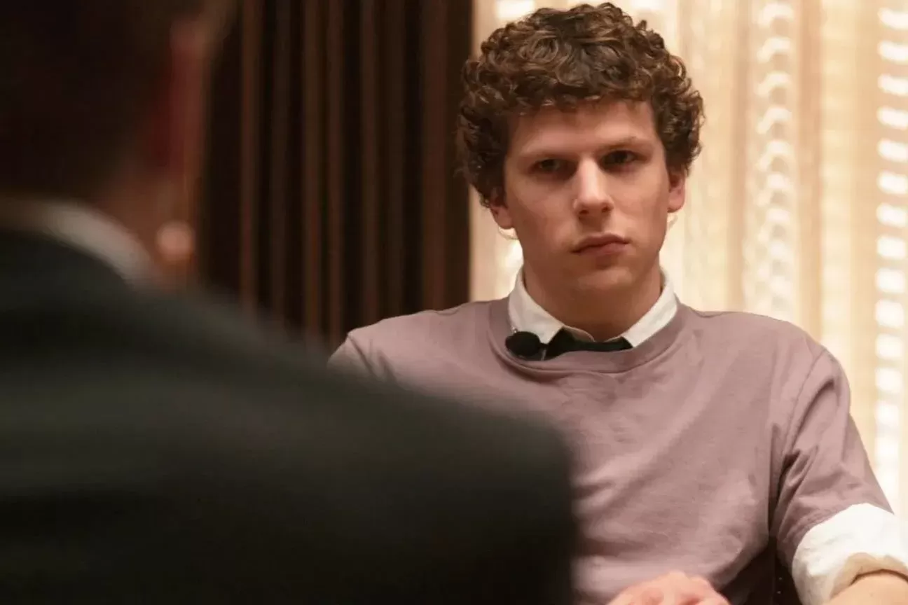 Jesse Eisenberg revela planos inusitados para conhecer Mark Zuckerberg antes de “A Rede Social”