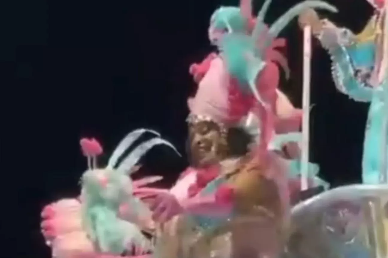 Passista processa Mangueira e LIESA após queda em carro alegórico no carnaval de 2024