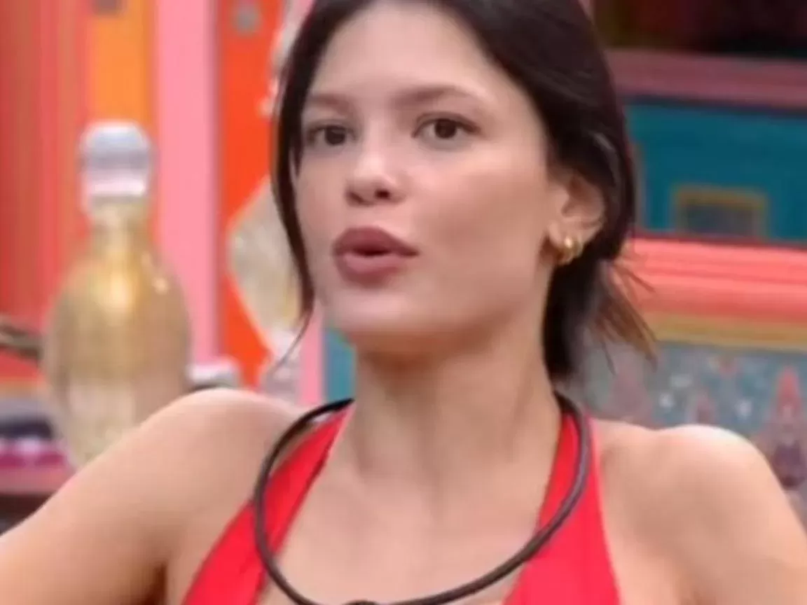 Vitória Strada relembra dificuldades financeiras e alerta para problemas de saúde no BBB 25