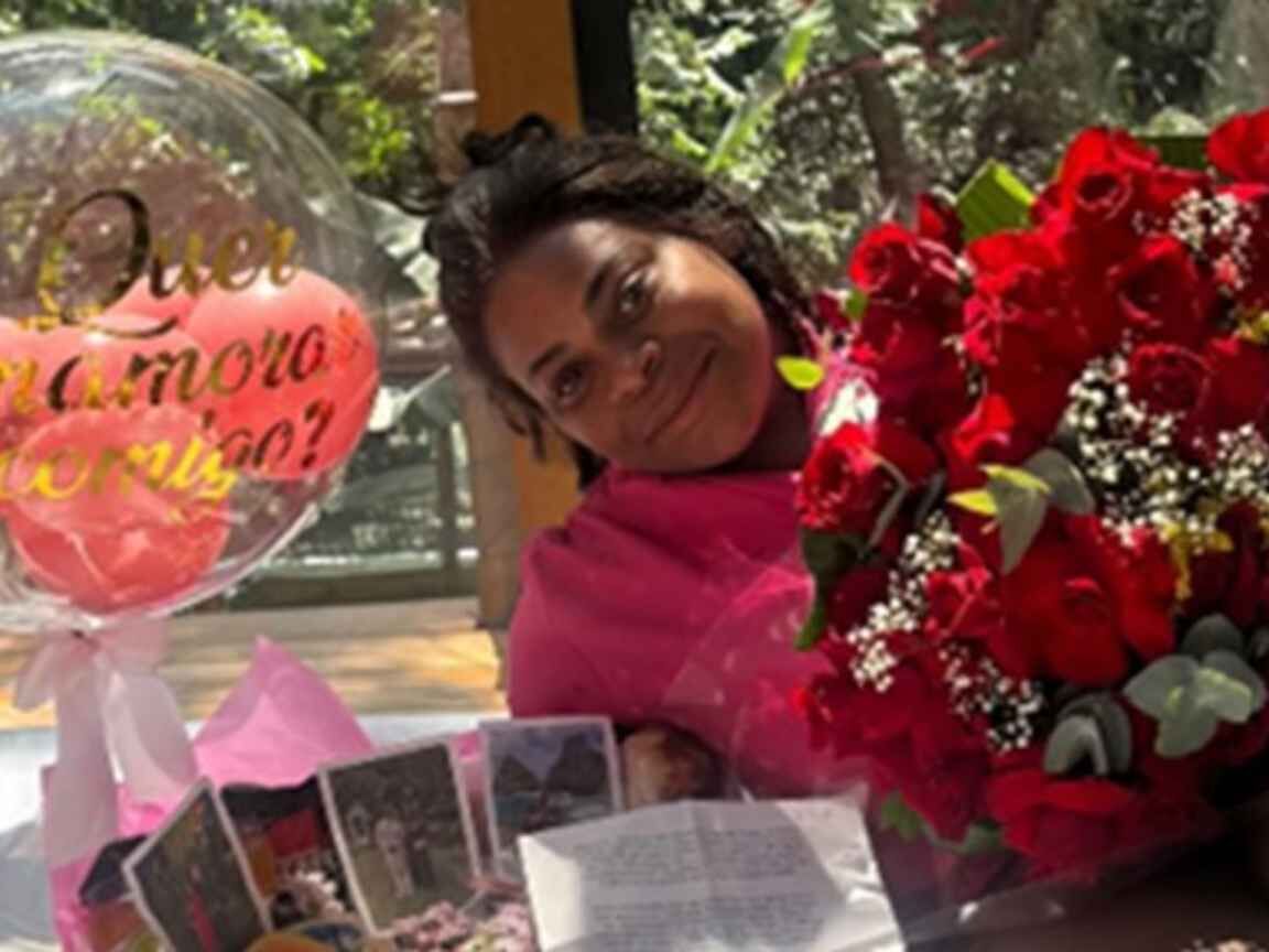 Jojo Todynho celebra aniversário de 28 anos com pedido de namoro surpresa