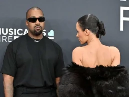 Leitura Labial revela o que Kanye West disse para Bianca Censori em momento polêmico do Grammy 2025