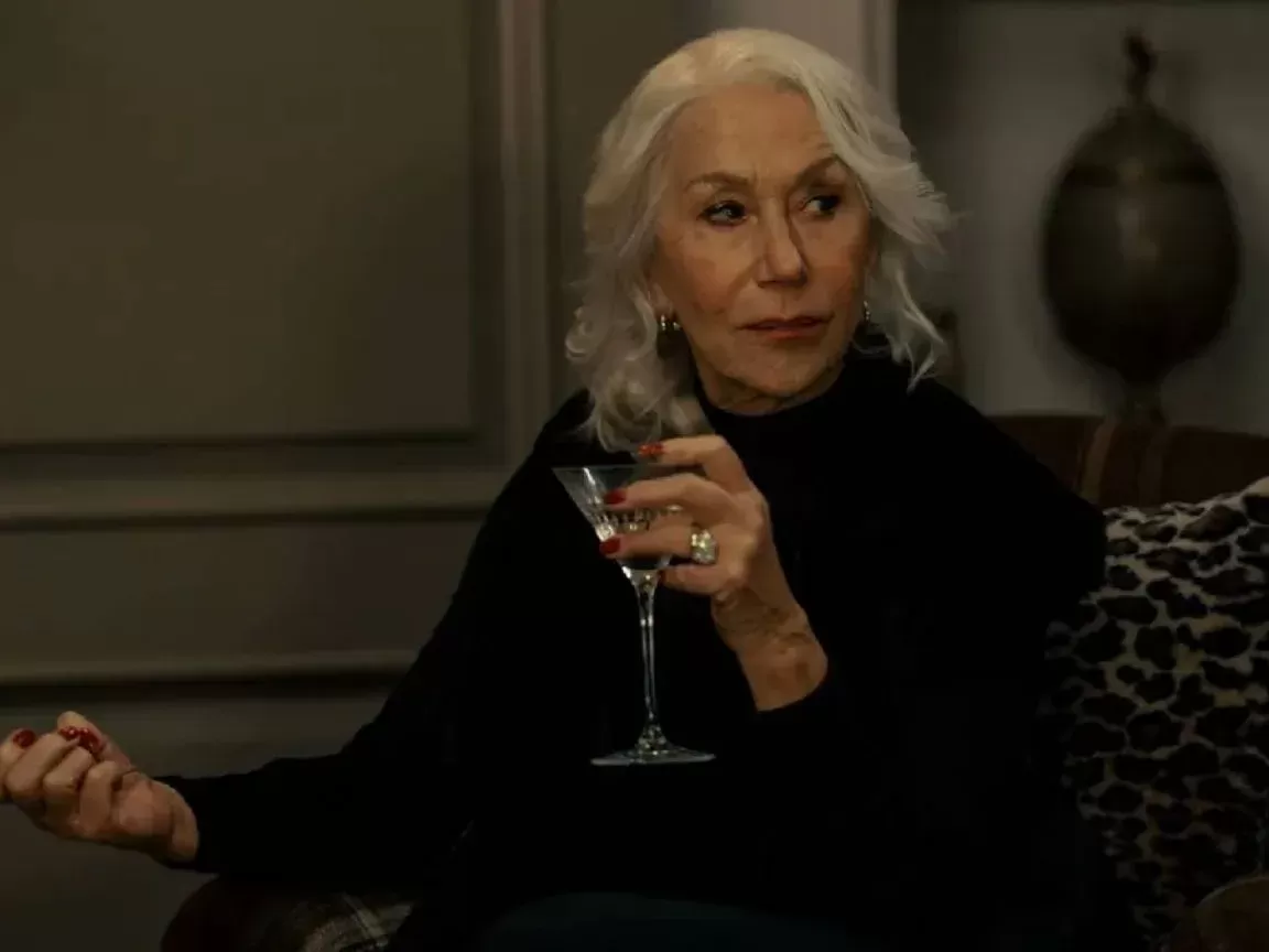 Helen Mirren critica James Bond e descarta versão feminina do personagem