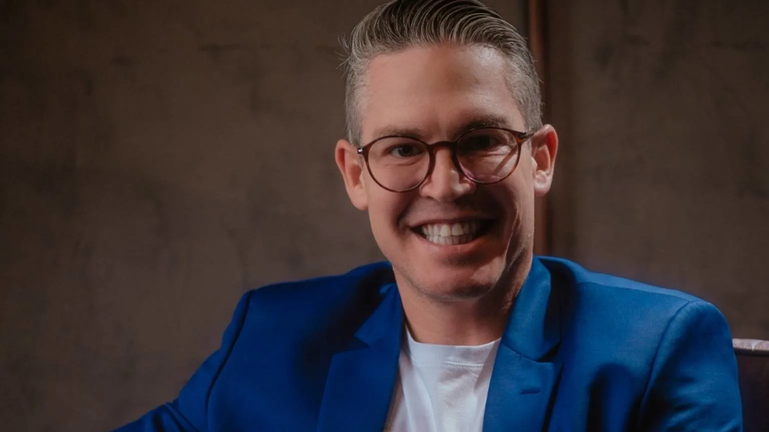 Livro “Transforme seu restaurante em um negócio milionário” será lançado na Livraria Drummond em abril