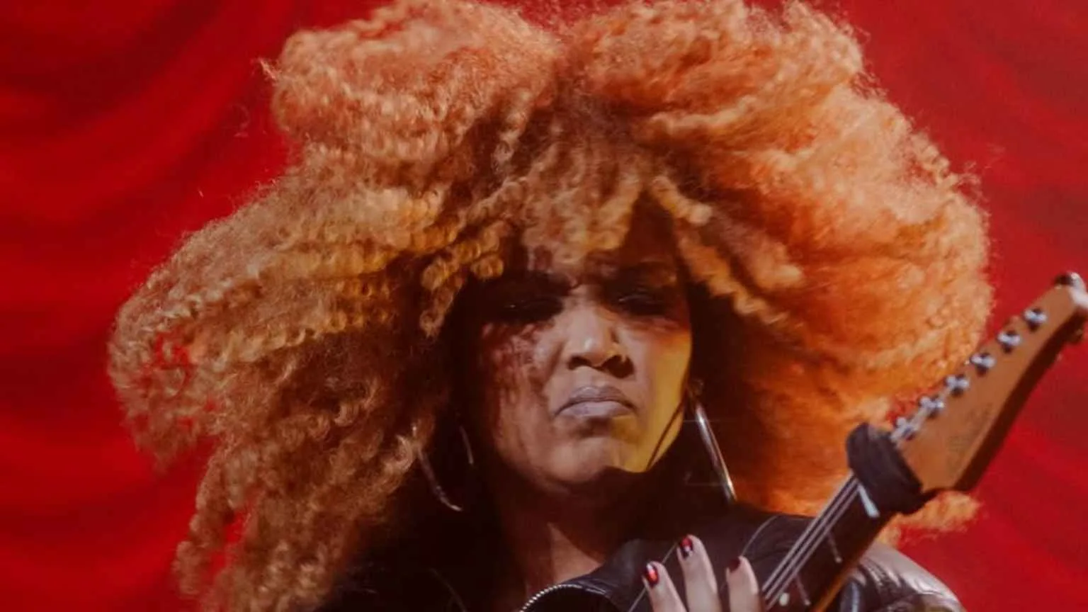 Lizzo revela luta contra depressão após processos e compartilha momento transformador