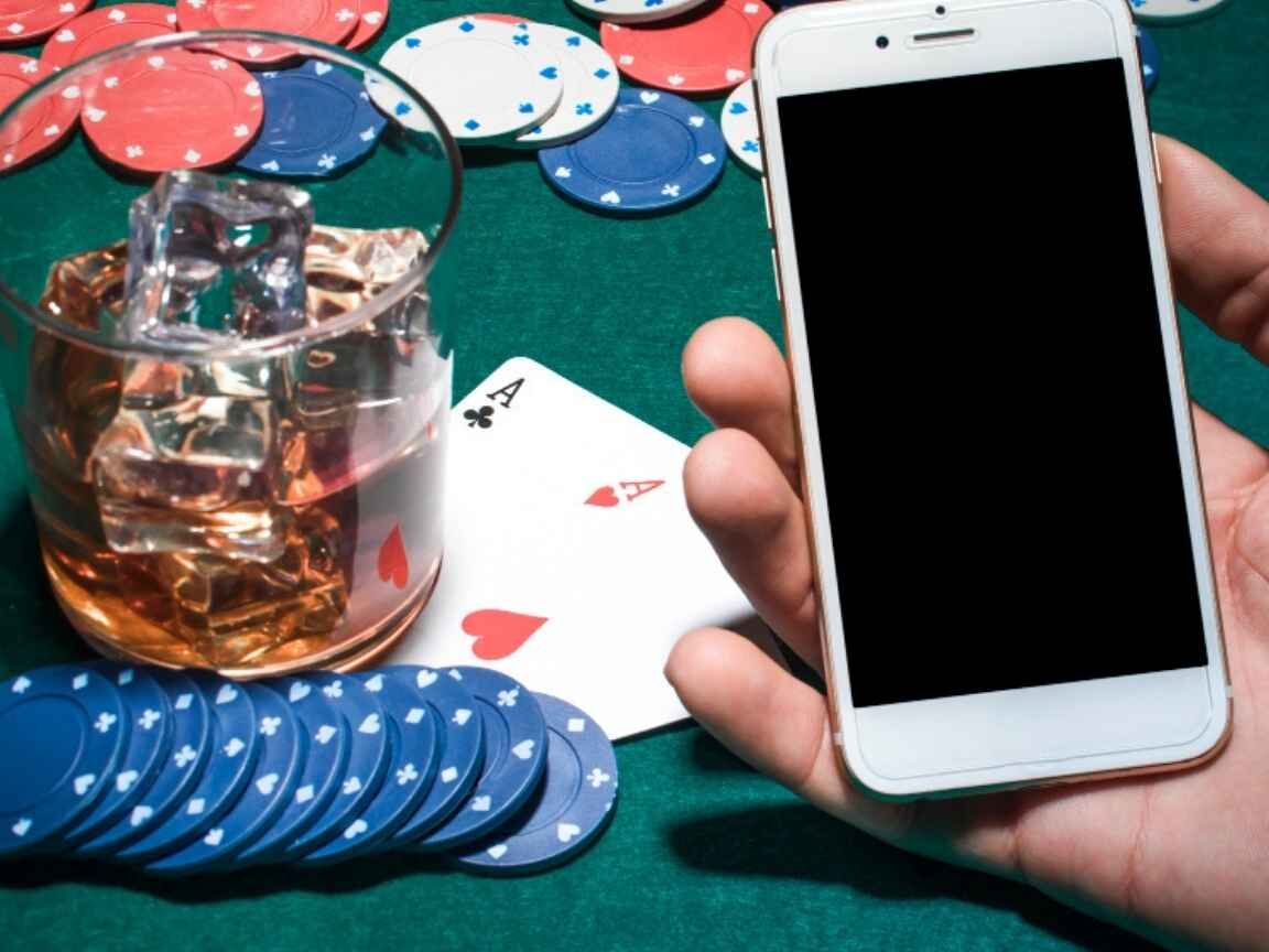 Entretenimento, estratégias e ótimos prêmios com Poker Online