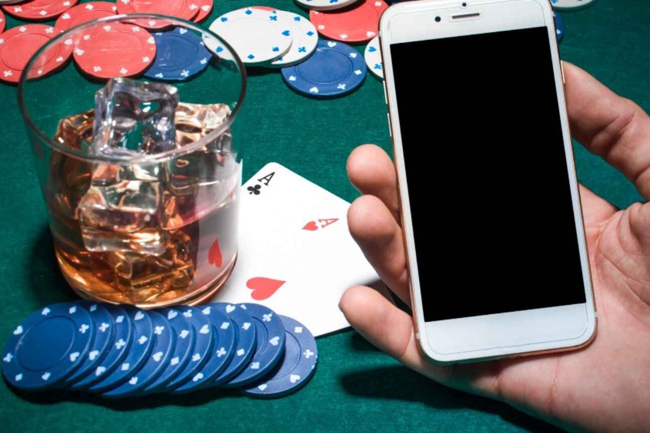 Entretenimento, estratégias e ótimos prêmios com Poker Online