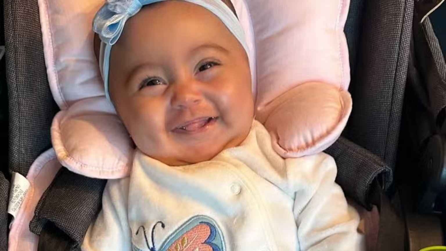 Graciele Lacerda compartilha momento fofo com a filha Clara, vestida de borboleta