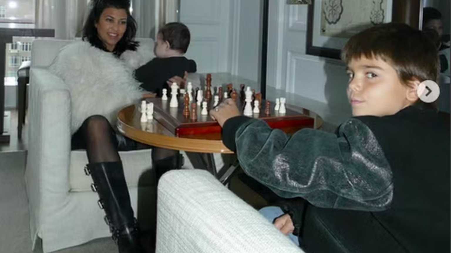 Filho de 10 anos de Kourtney Kardashian refuta boatos sobre paternidade com Justin Bieber