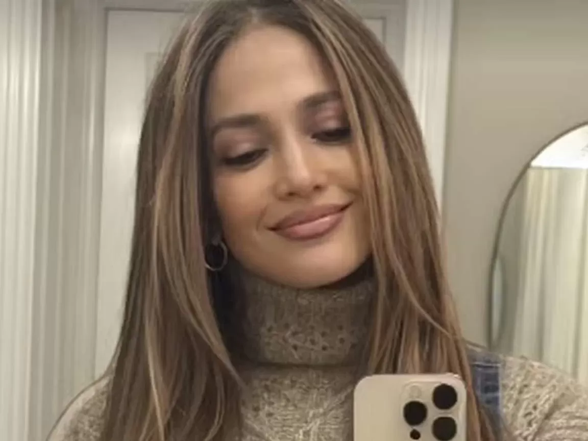 Jennifer Lopez revela que ainda vive na mansão comprada com Ben Affleck após divórcio