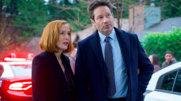 David Duchovny se casa em segredo com Monique Pendleberry, 33 anos mais jovem