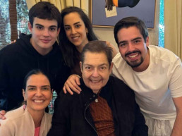 Faustão completa 75 anos e recebe homenagem emocionante do filho João Silva