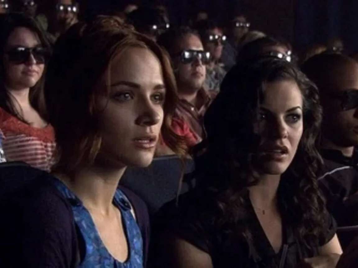 Cena da vida real imita 'Premonição': mulher é atingida por pedaço de teto durante sessão de Premonição 6