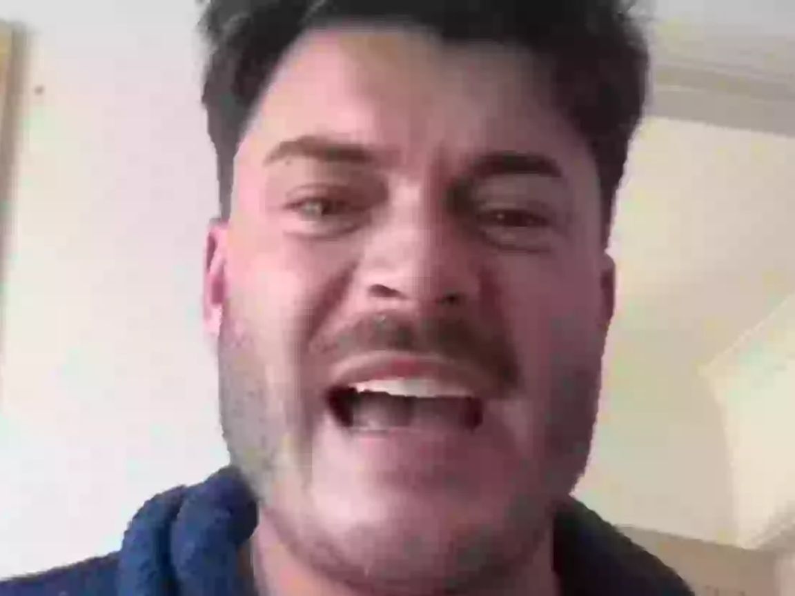 Britânico é demitido após chefes imprimirem 50 horas de histórico de pesquisa online