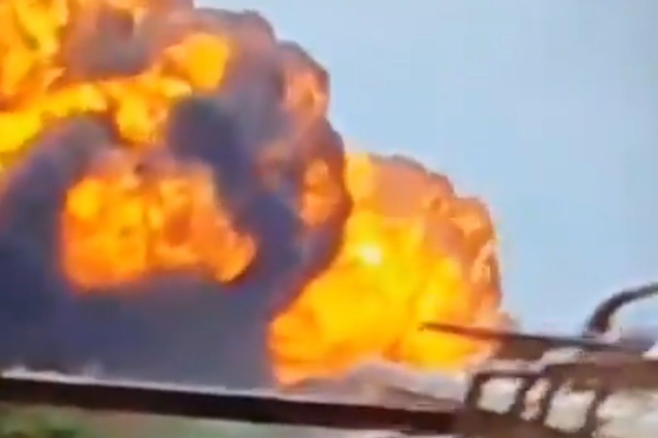 Avião da Air India com 242 pessoas a bordo cai na Índia; há um sobrevivente