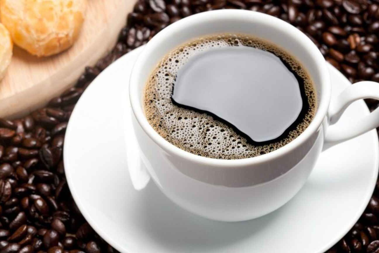 Anvisa proíbe 3 marcas de 'café fake' com toxinas e impurezas como pedras e areia