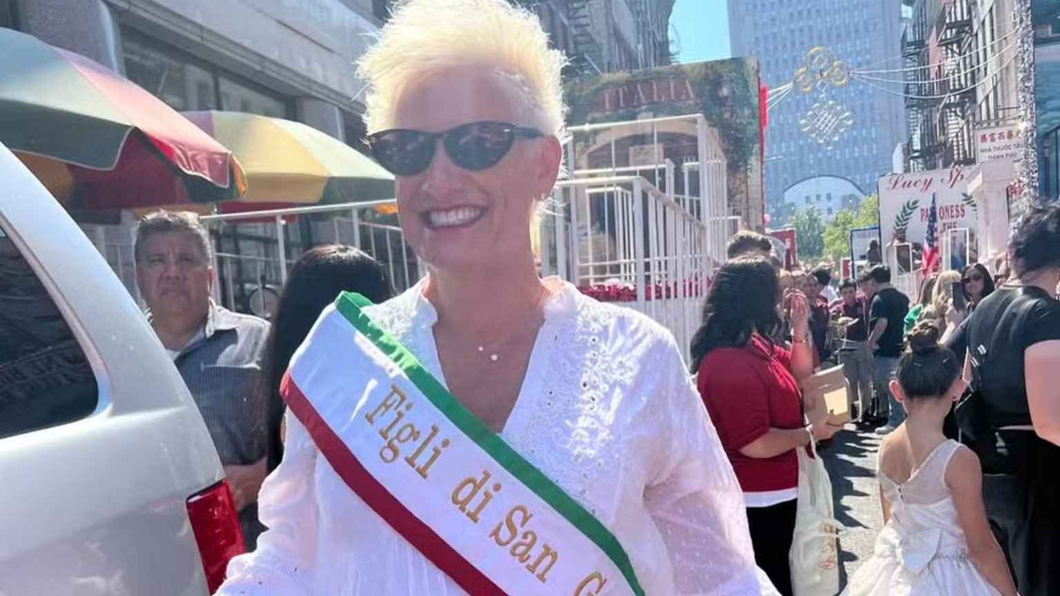 Morte da chef Anne Burrell: polícia investiga overdose após corpo ser achado com 100 comprimidos