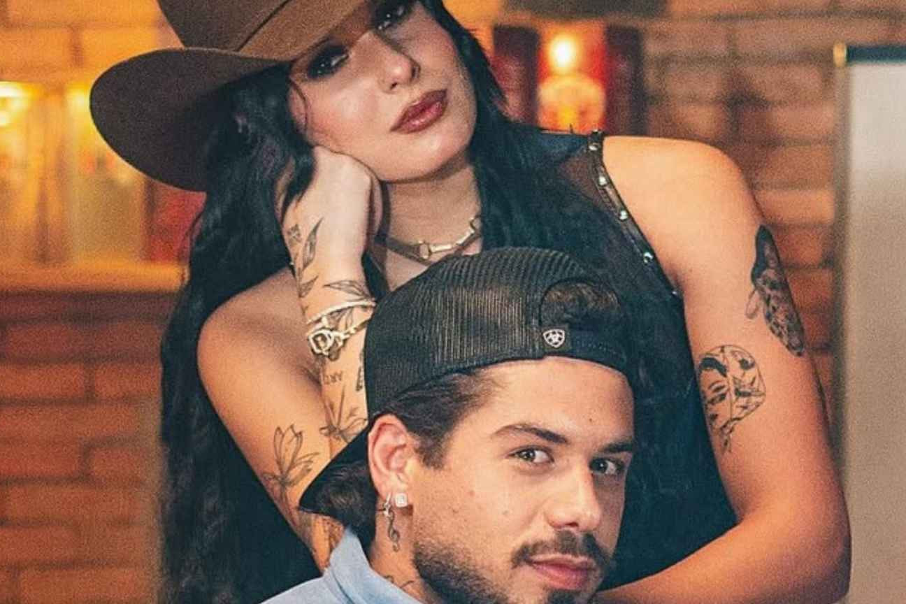 Zé Felipe e Ana Castela viajam juntos e cantor a leva para seu apartamento