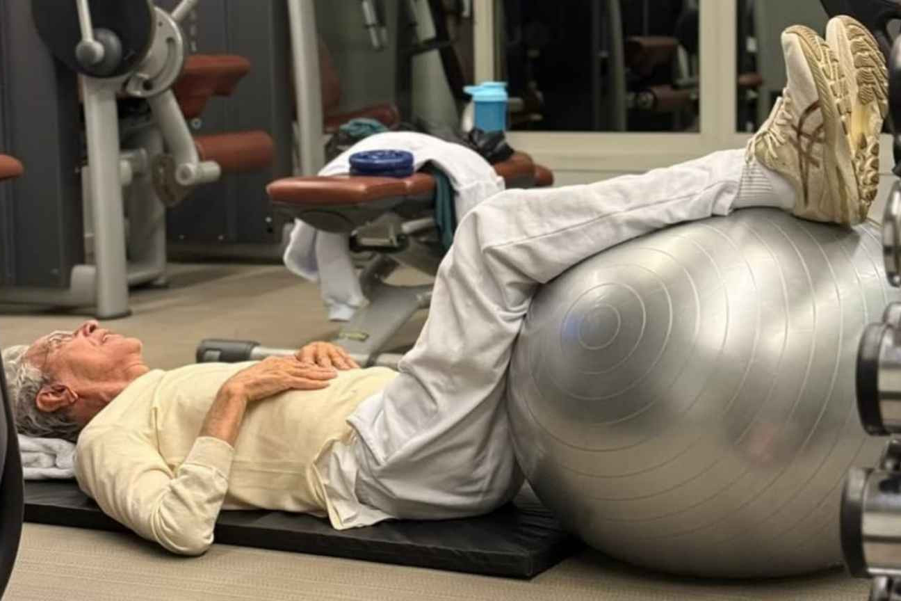 Aos 83 anos, Caetanos Veloso mostra rotina de exercícios; veja fotos