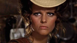 Morre Claudia Cardinale, ícone do cinema italiano e musa de Fellini, aos 87 anos