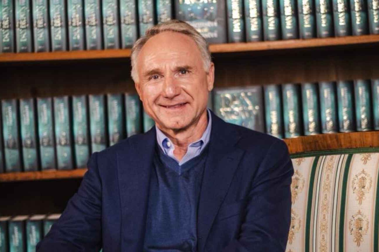 Dan Brown vai se casar com a mulher que foi pivô de seu divórcio polêmico