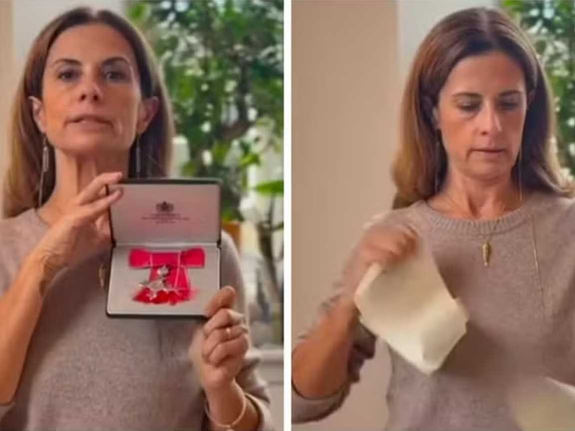 Ex de Colin Firth rasga diploma da realeza em protesto contra recepção a Trump