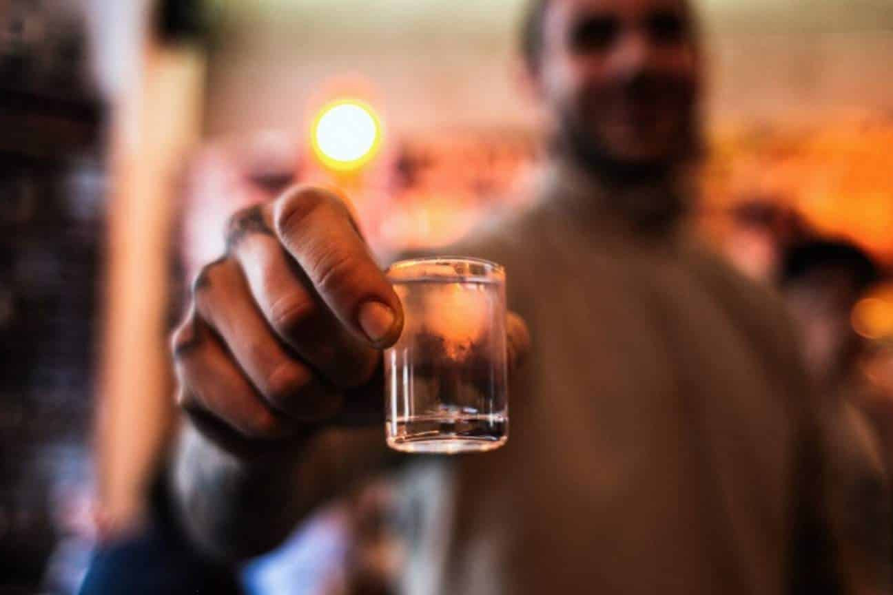 Metanol: saiba o que é a substância tóxica e como é feito o tratamento