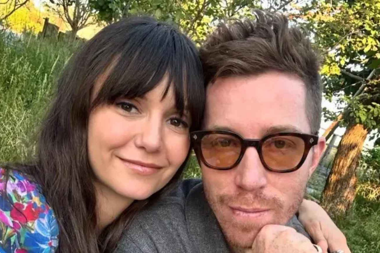 Nina Dobrev e Shaun White terminam noivado por estarem em 'sintonias diferentes'