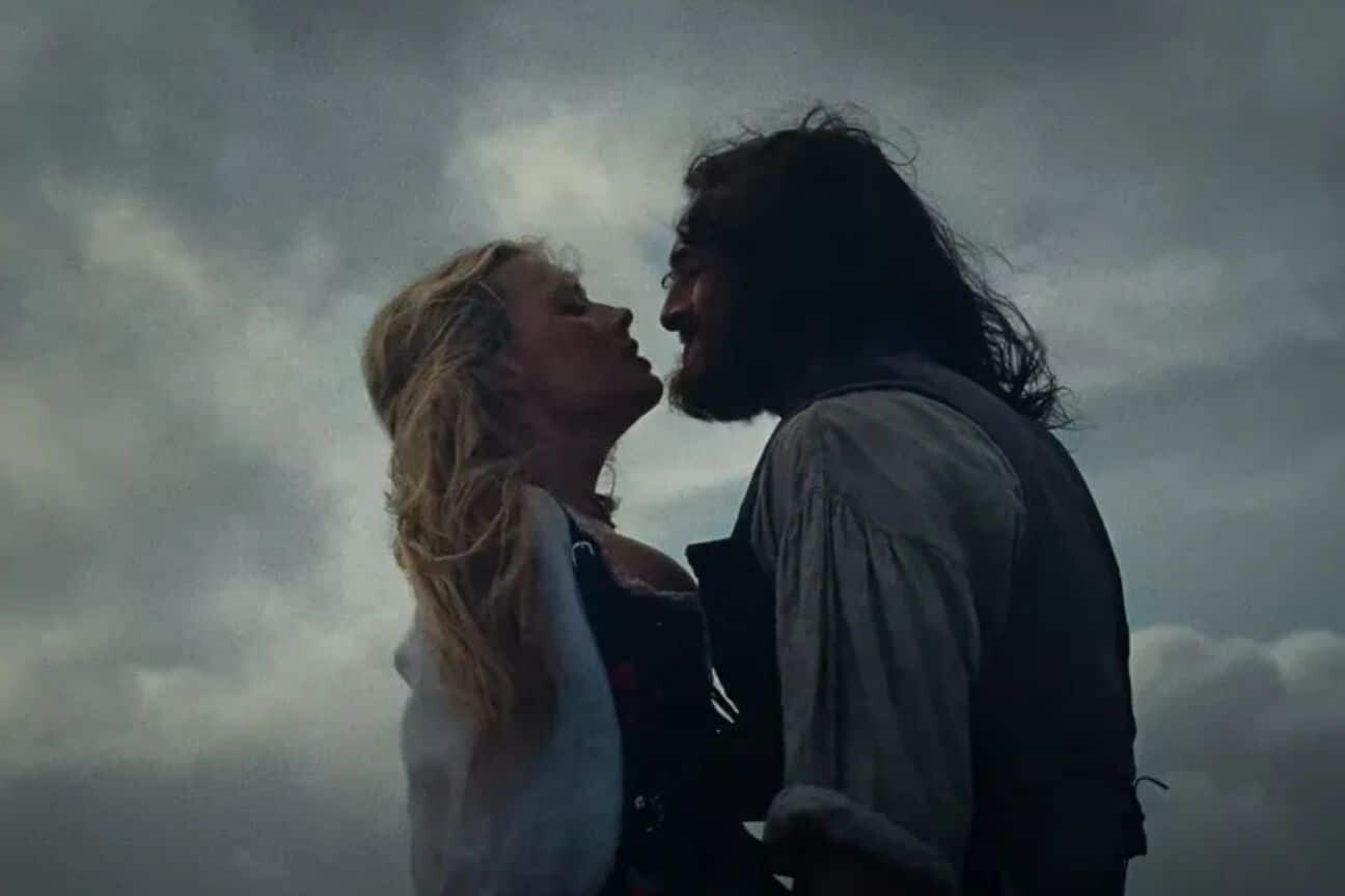 Diretora de 'O Morro dos Ventos Uivantes' defende o tom 'primitivo e sexual' do filme