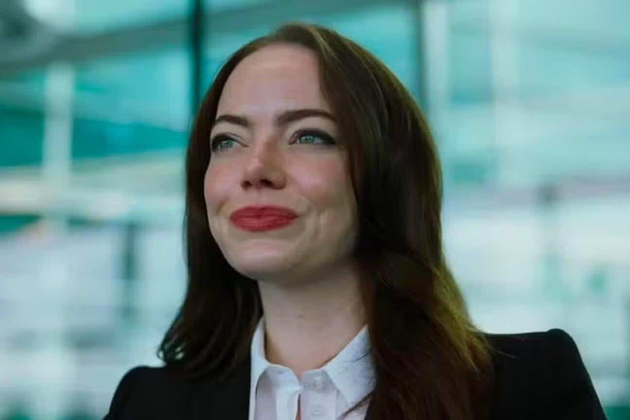 Emma Stone gera debate sobre plástica após aparição em Paris