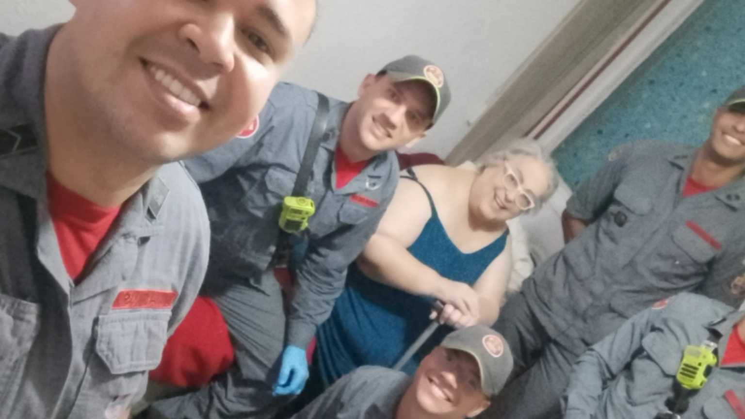 Mamma Bruschetta sofre queda em casa e é resgatada por bombeiros: 'Verdadeiros heróis'