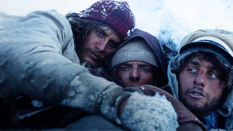 A Sociedade da Neve quase teve versão mais violenta e brutal