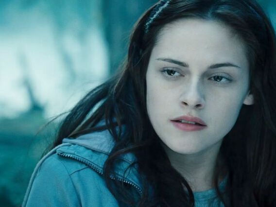 Kristen Stewart diz que teria terminado com Edward em Crepúsculo