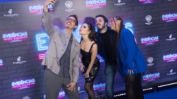 Fábio Porchat, Sandy e convidados na pré-estreia do filme Evidências do Amor - Foto: Warner Bros.