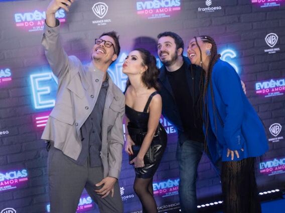 Fábio Porchat, Sandy e convidados na pré-estreia do filme Evidências do Amor - Foto: Warner Bros.