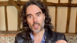 Russell Brand - Foto: Reprodução / Instagram @russellbrand