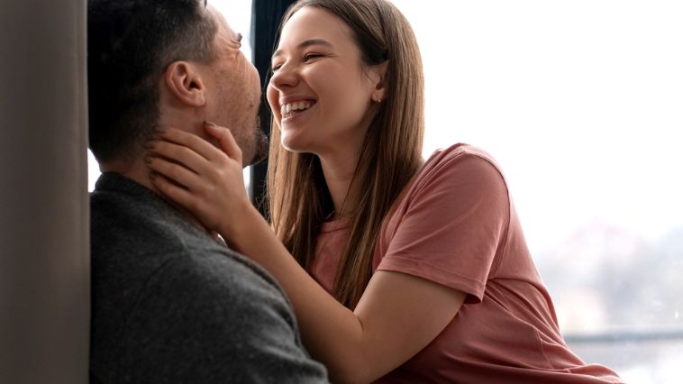 Conheça os benefícios do toque físico em relacionamentos