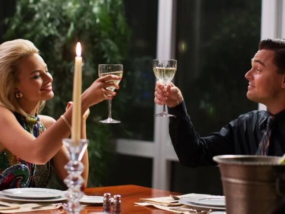 Margot Robbie e Leonardo DiCaprio em 