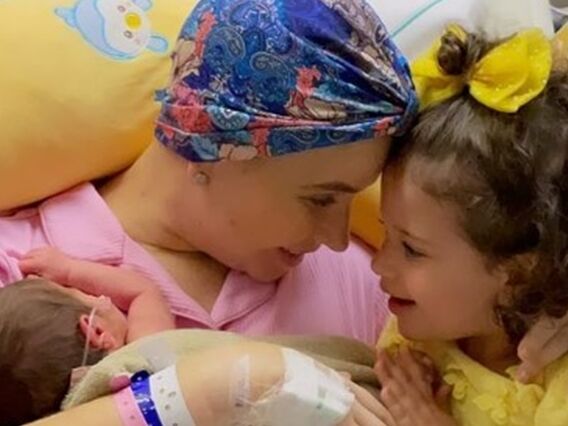 Camila Campos e suas filhas - Foto: Reprodução / Instagram @camilacamposp