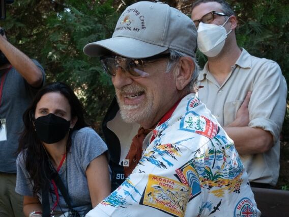 Steven Spielberg no set de Os Fabelmans - Foto: Universal