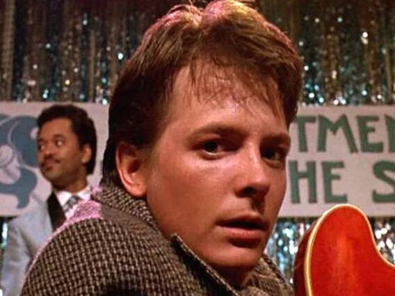 Michael J. Fox toca guitarra com Coldplay em show