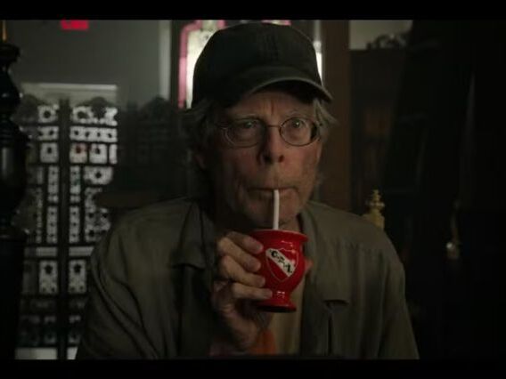 Stephen King apela para Biden desistir da reeleição: