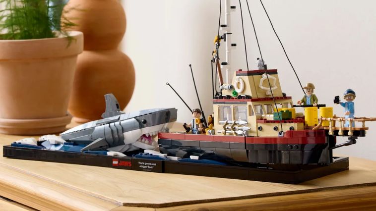 Novo set de LEGO recria cena icônica de Tubarão