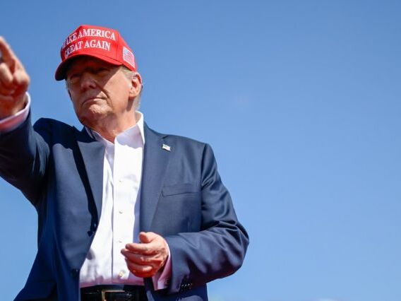 Trump responde provocação de Clooney: 