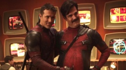 Ryan Reynolds e Rob Delaney no set de Deadpool e Wolverine - Foto: Marvel Studios / Disney
